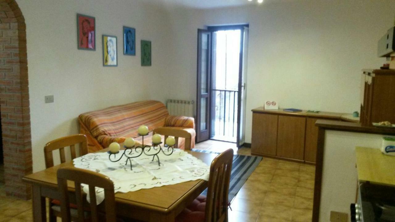 Casa Vacanze Dalia มาโรเน ภายนอก รูปภาพ
